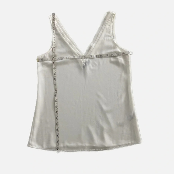 Dynamite Sleeveless Top Size XS White V-neckline Pleated Detail Neutral Basic - Picture 7 of 8
